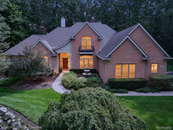2225 CANTERWOOD, Highland Township, Mi 48357