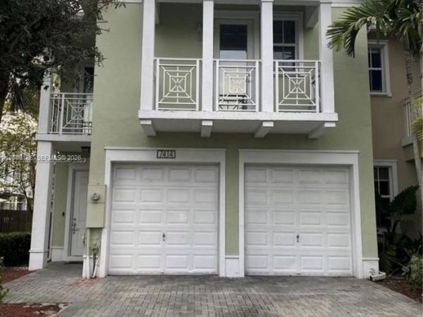 7414 NW 107th Ct, Doral, FL 33178