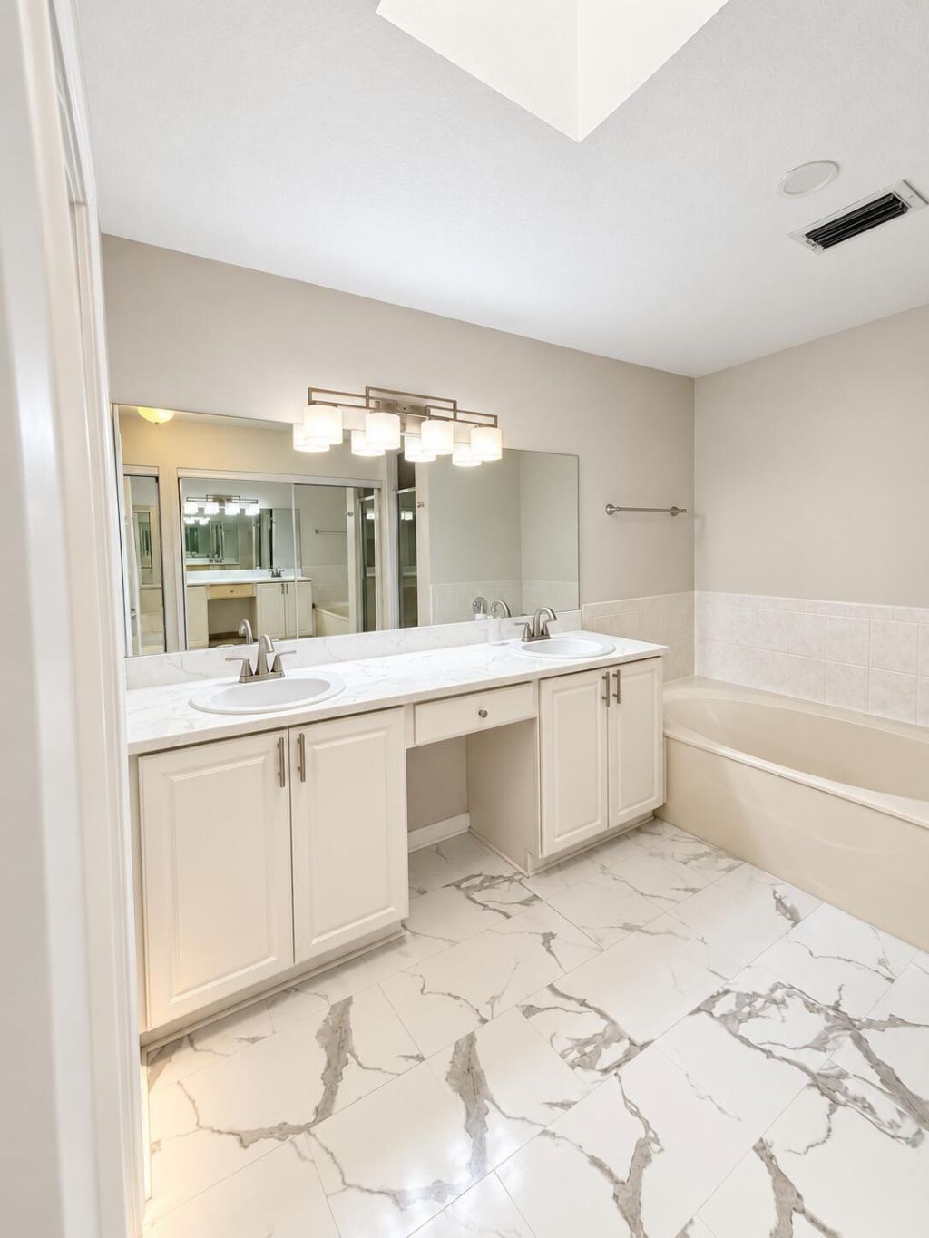 107 Half Moon Circle, Unit D, Jupiter, FL 33458 Photo
