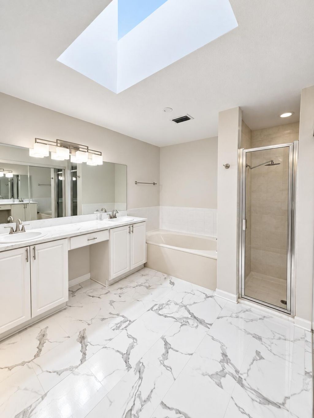 107 Half Moon Circle, Unit D, Jupiter, FL 33458 Photo