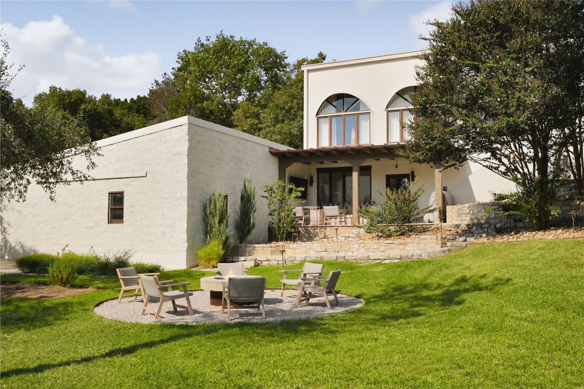 909 Live Oak Ridge Rd, Austin, TX 78746 Main Photo