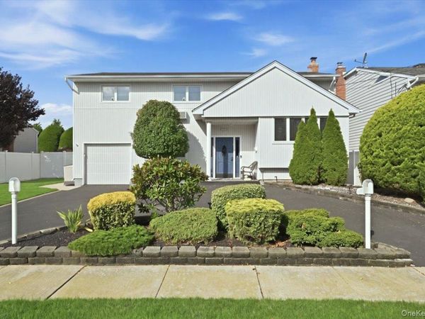 2872 Bayview Avenue , Wantagh, NY 11793