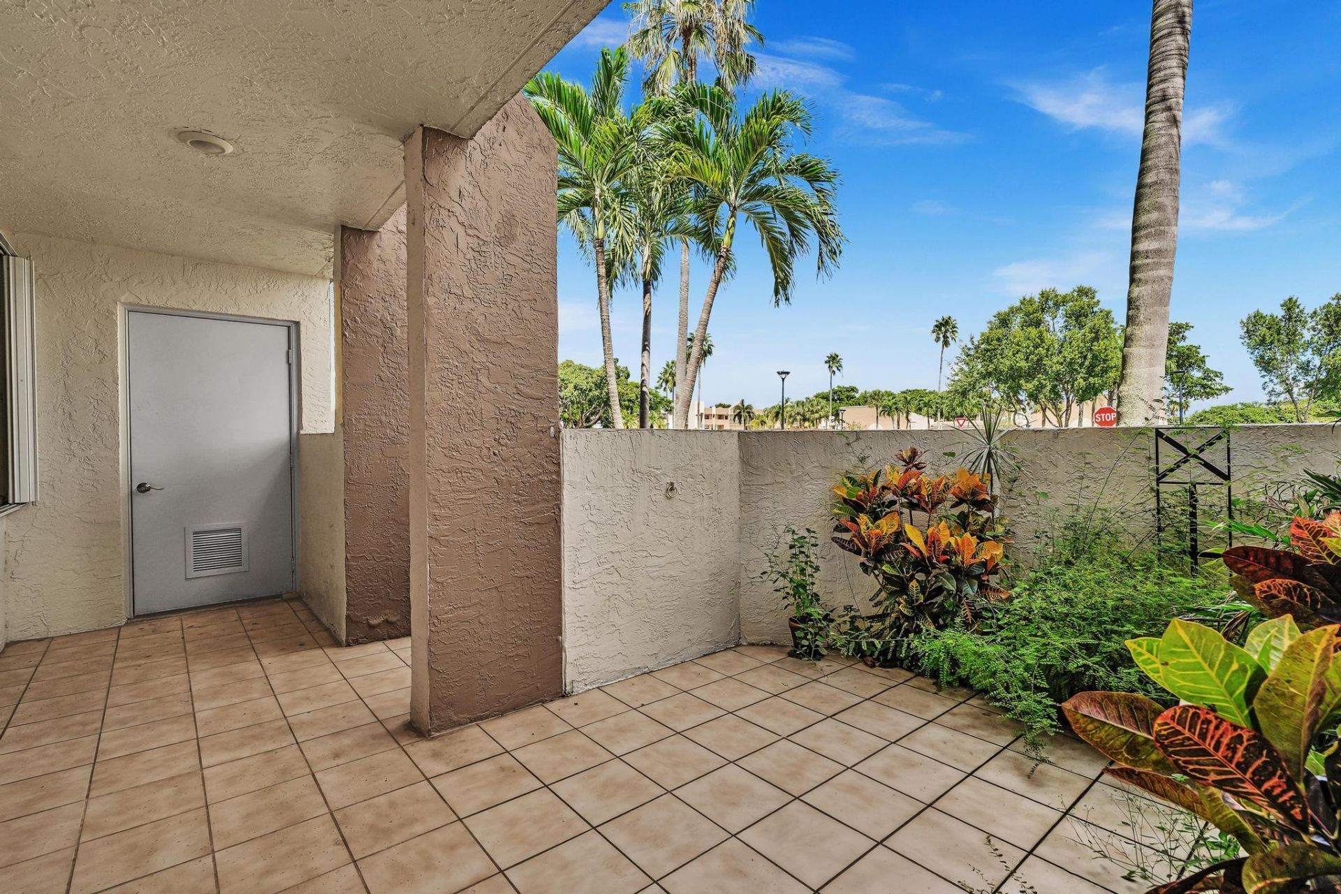 7216 Fairfax Drive, Unit 109, Tamarac, FL 33321 Photo