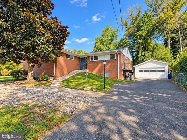 5819 GROSVENOR LANE, BETHESDA, MD 20814