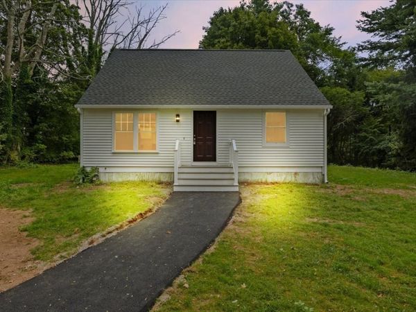 1088 Middleboro Ave, Taunton, MA 02718
