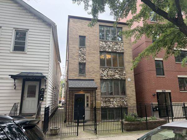 827 S Carpenter Street , Chicago, IL 60607