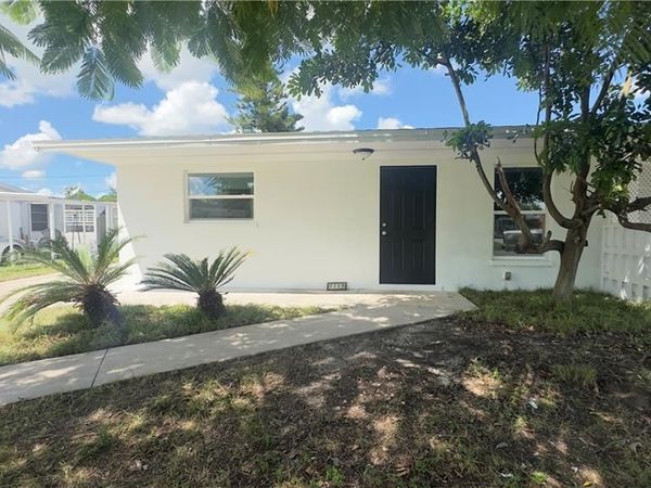 1119 Vineyard PL , LEHIGH ACRES, FL 33936