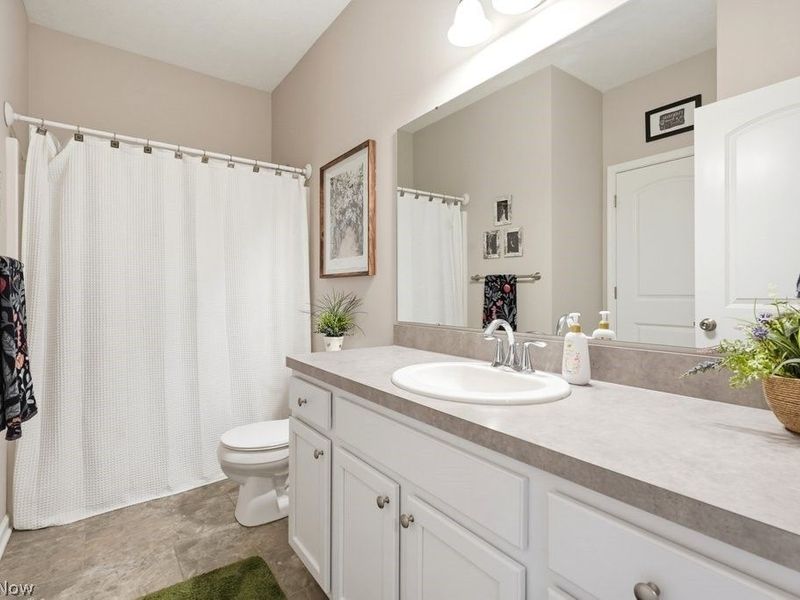 13953 Laurelbrook Oval, Strongsville, OH 44136 Photo 17