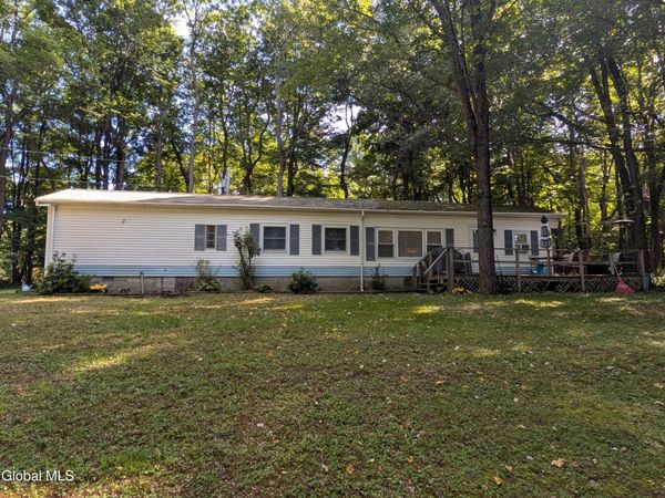 40 Huntington Drive, Freehold, NY 12431