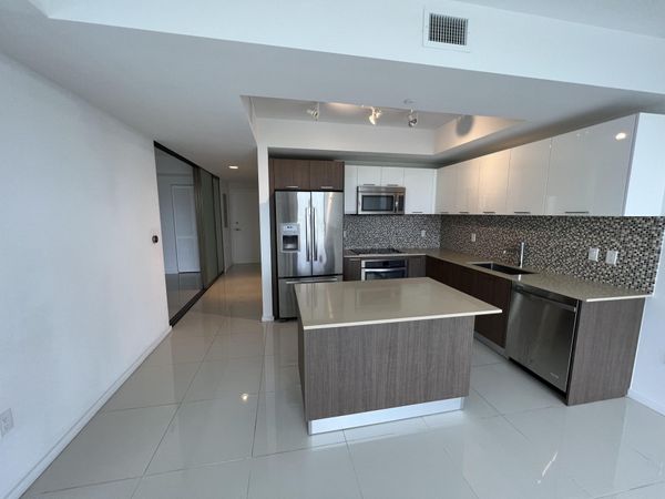 5300 PASEO Boulevard, Unit 708, Doral, FL 33166