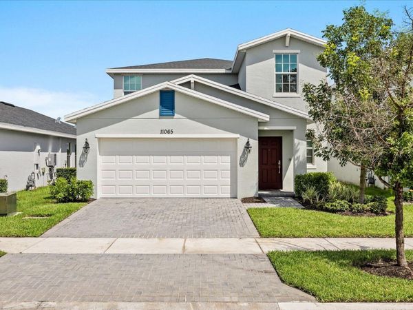 11065 NW Pondside Lane, Port St. Lucie, FL 34987
