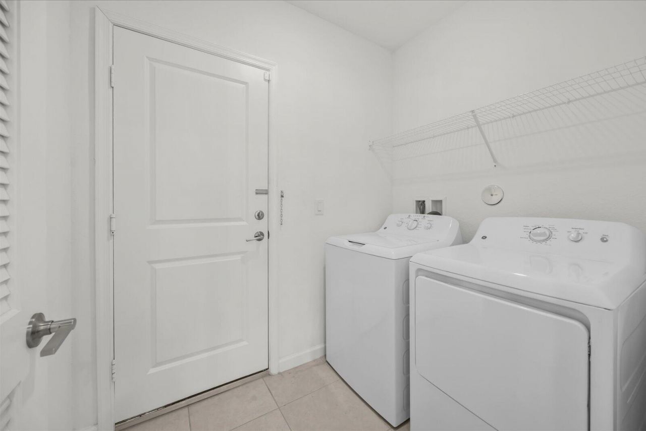 11065 NW Pondside Lane, Port Saint Lucie, FL 34987 Photo