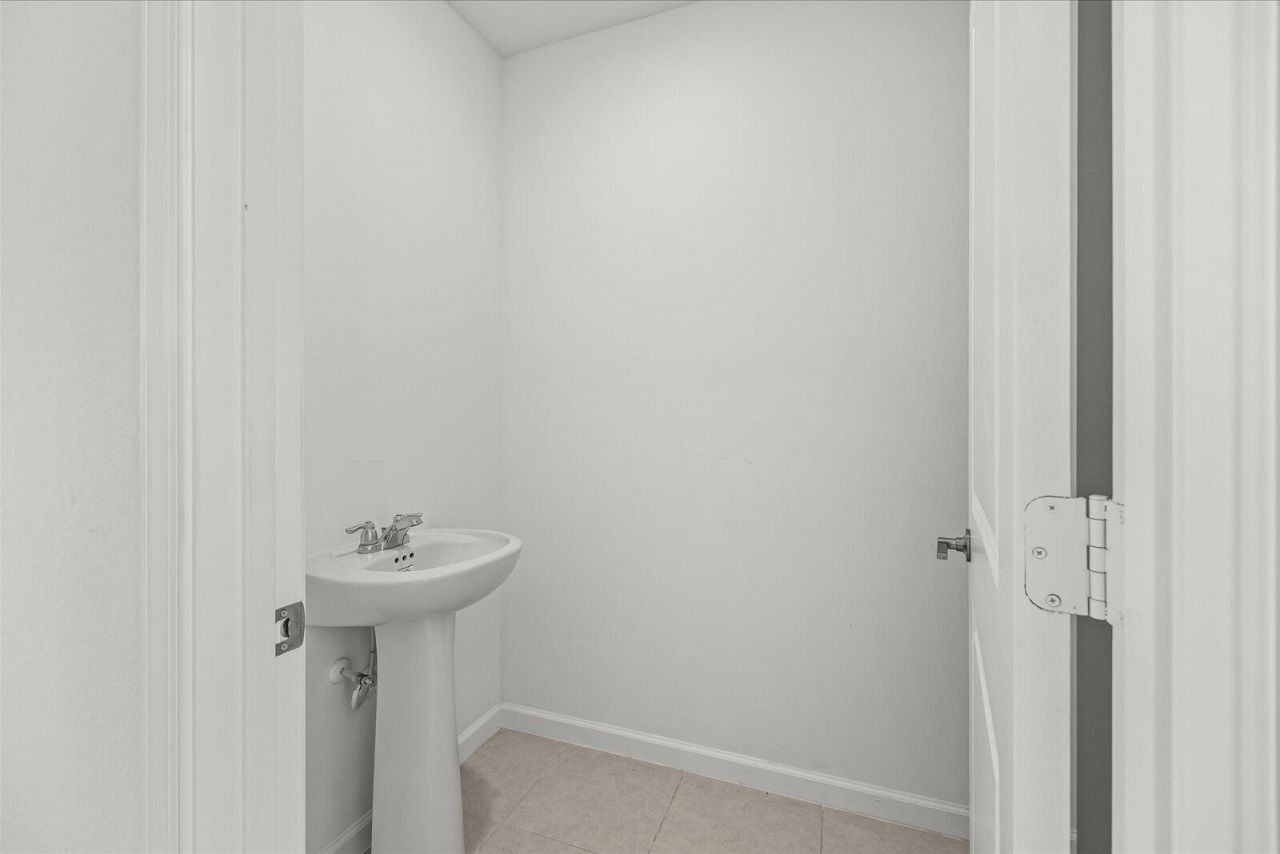 11065 NW Pondside Lane, Port Saint Lucie, FL 34987 Photo