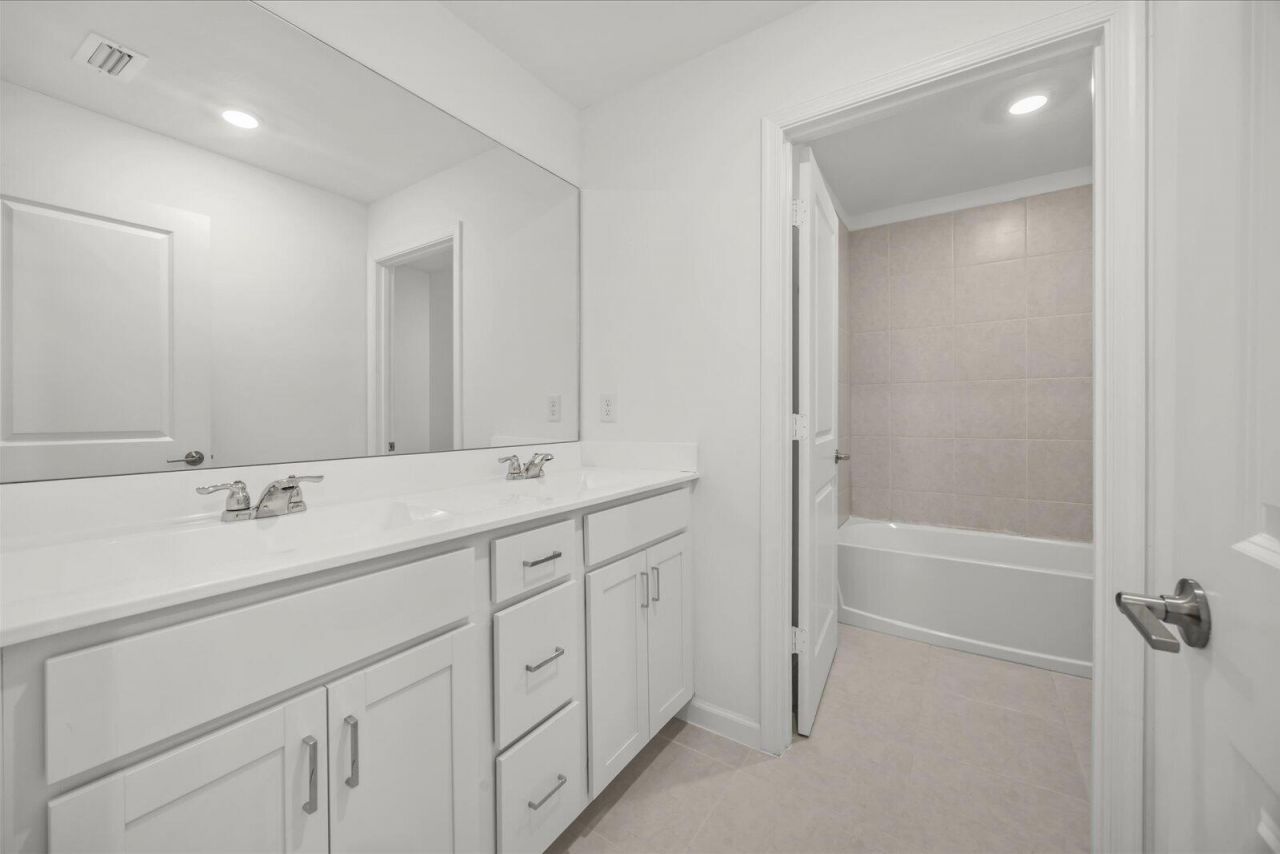 11065 NW Pondside Lane, Port Saint Lucie, FL 34987 Photo