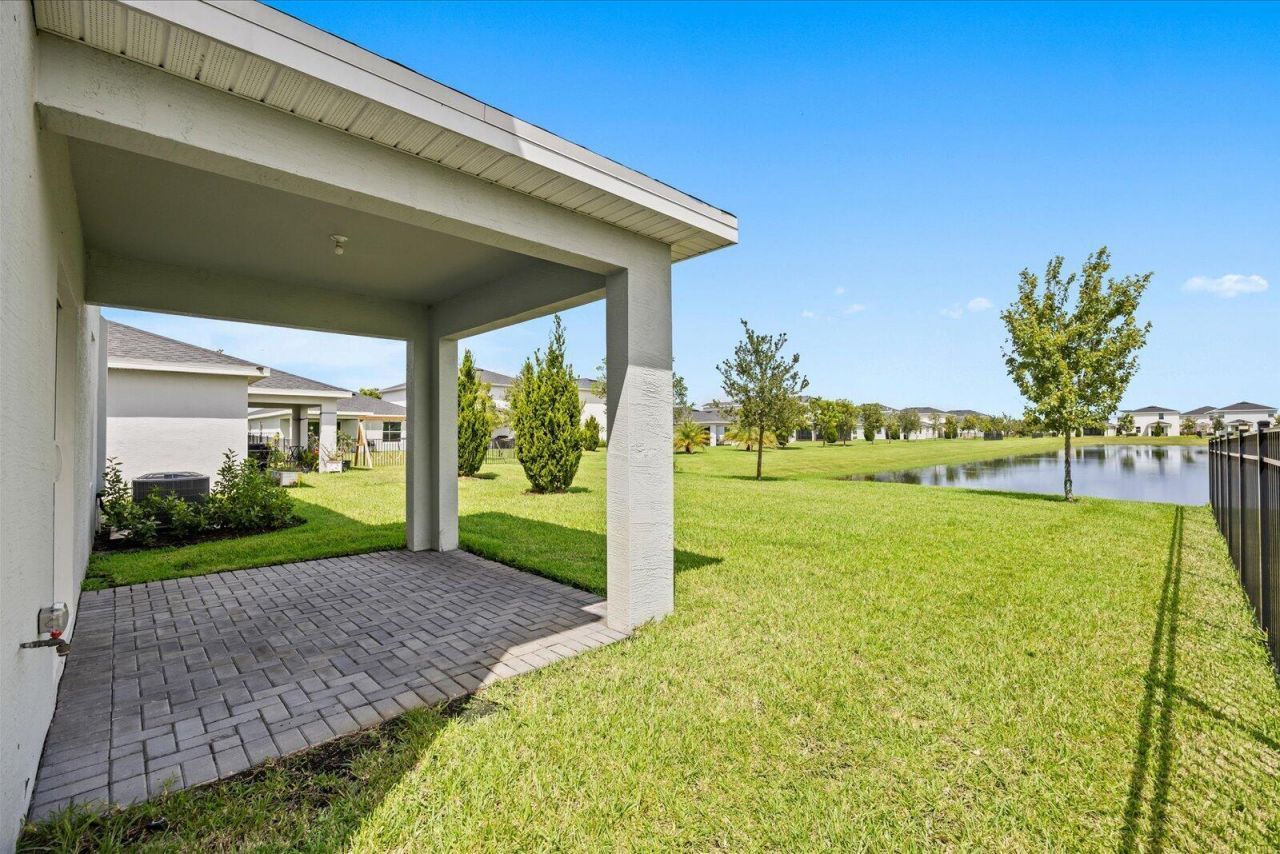 11065 NW Pondside Lane, Port Saint Lucie, FL 34987 Photo