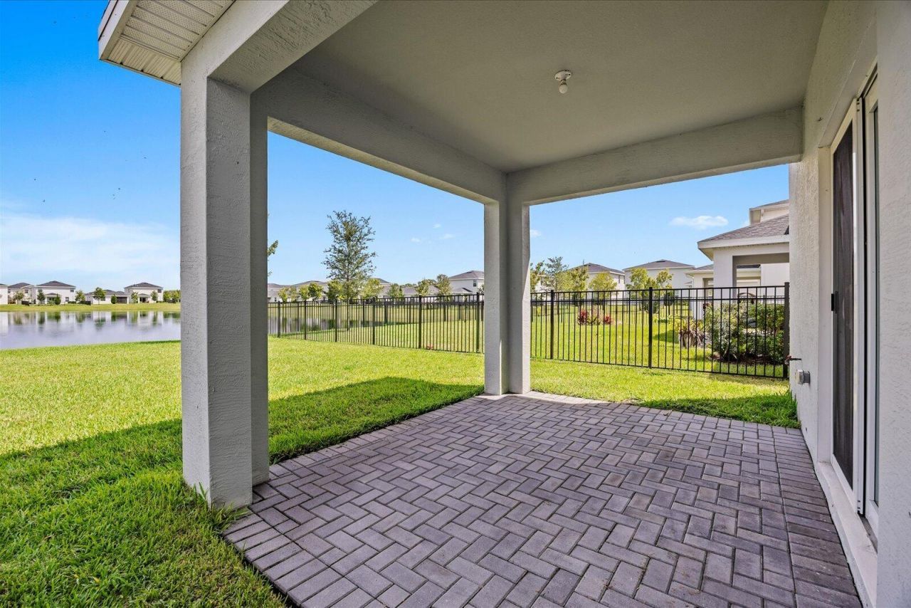 11065 NW Pondside Lane, Port Saint Lucie, FL 34987 Photo