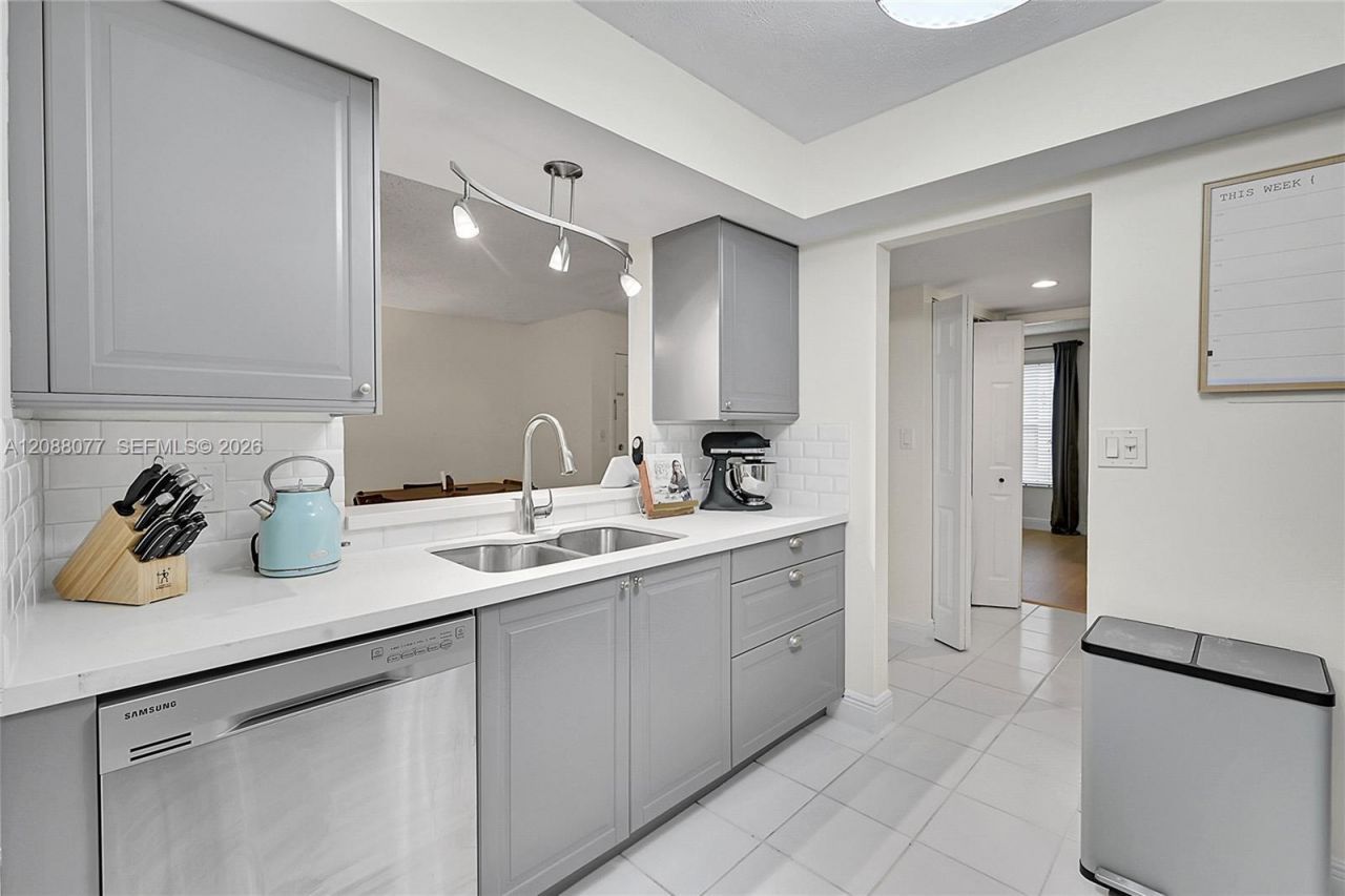 306 NW 69th Ave, Unit 162, Plantation, FL 33317 Photo