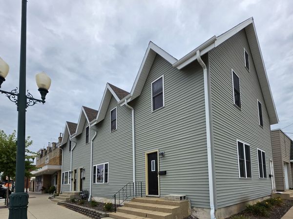 132 S California Street , Unit 132, Sycamore, IL 60178