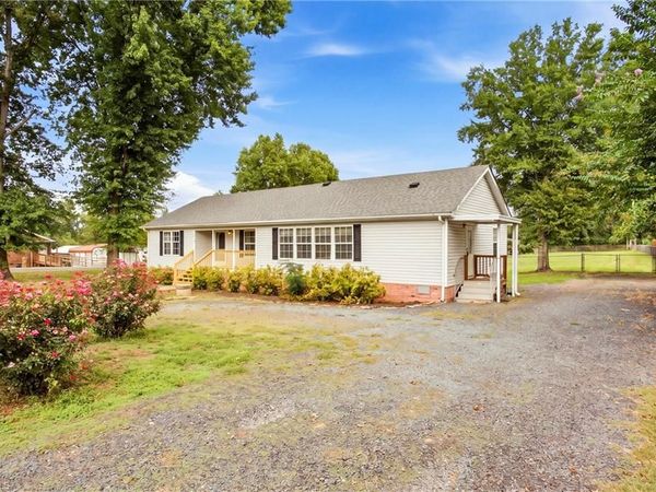 5272 Branson Davis Road, Sophia, NC 27350