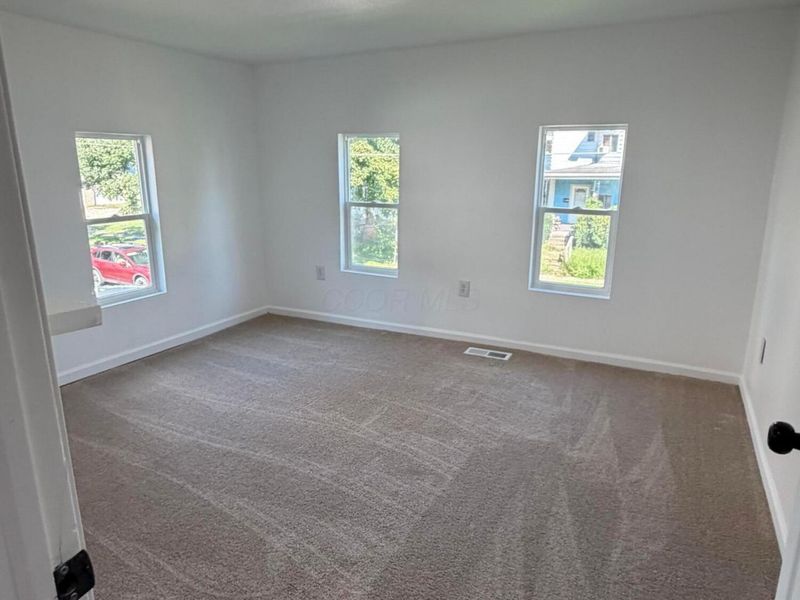 37 Franklin Avenue, Roseville, OH 43777 Photo 4