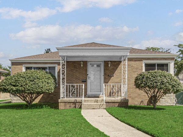 2740 Ridge Road , Lansing, IL 60438