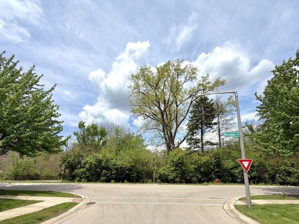 24w554 Burlington Avenue , Naperville, IL 60563