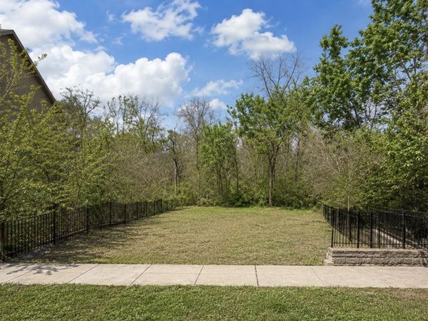 2820 Burlington Avenue , Lisle, IL 60532