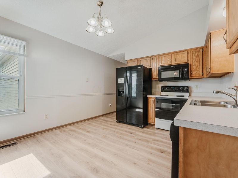 2557 Locksley Road, Grove City, OH 43123 Photo 8