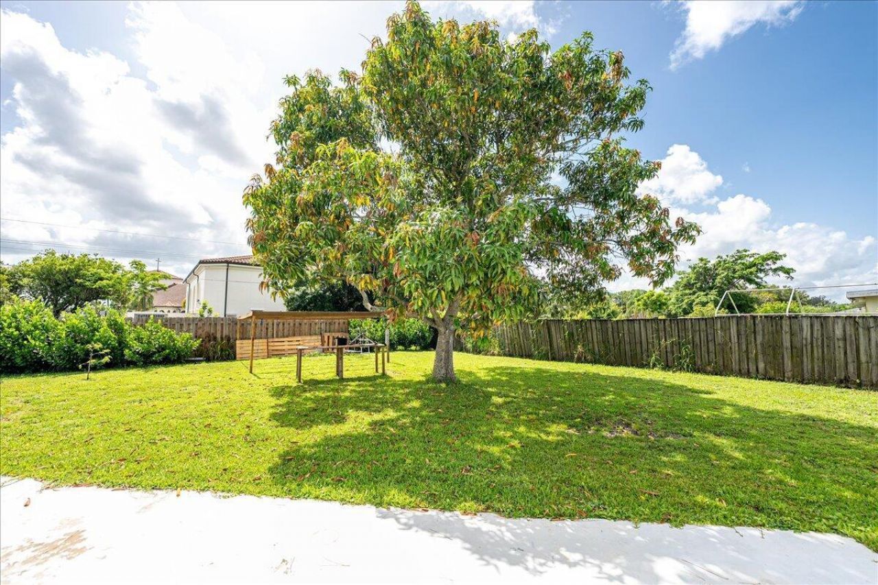 300 SW Prima Vista Boulevard, Port Saint Lucie, FL 34983 Photo
