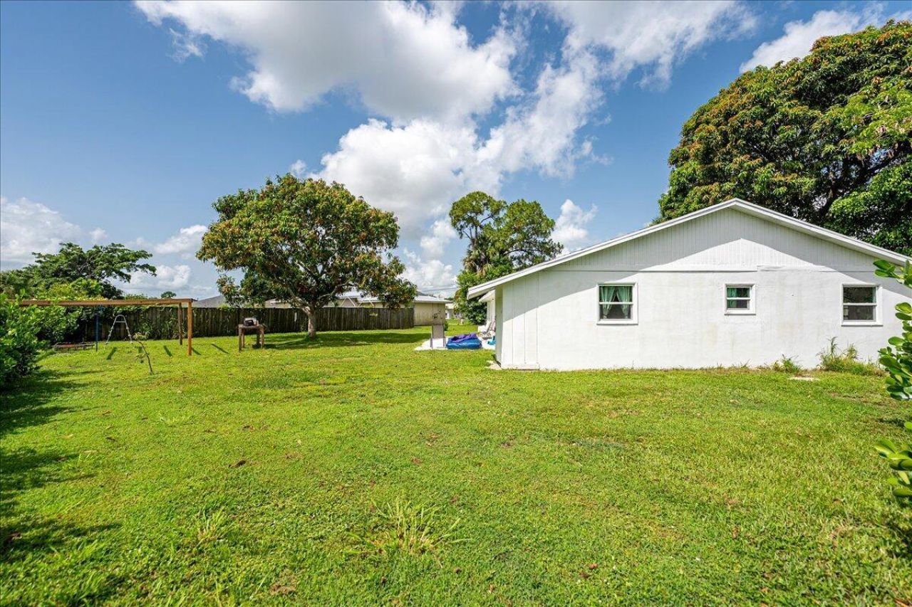 300 SW Prima Vista Boulevard, Port Saint Lucie, FL 34983 Photo