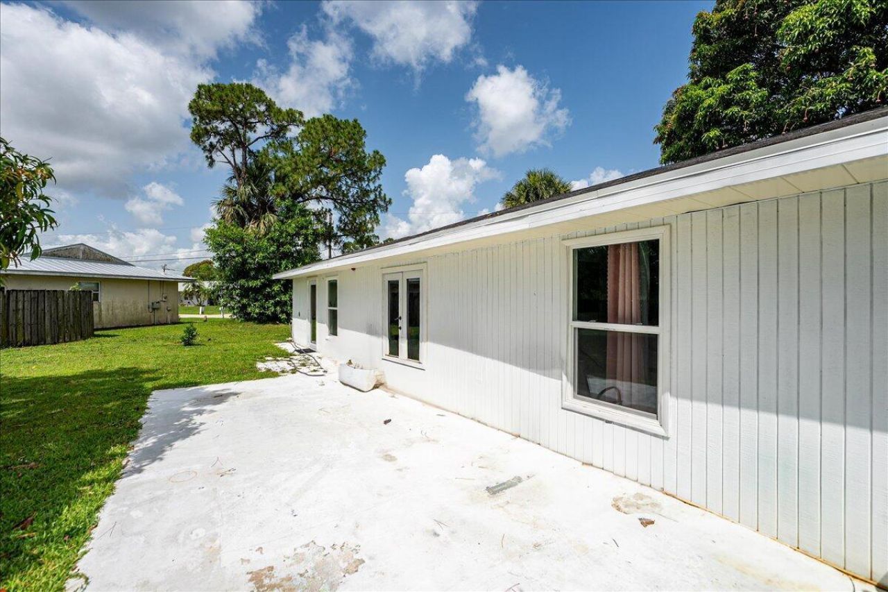 300 SW Prima Vista Boulevard, Port Saint Lucie, FL 34983 Photo