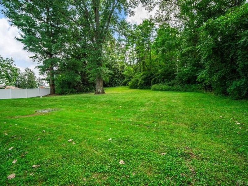2743 Ironwood Drive, Springfield, OH 45504 Photo 31
