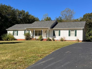 282 Bryant Road, Madison Heights, VA 24572