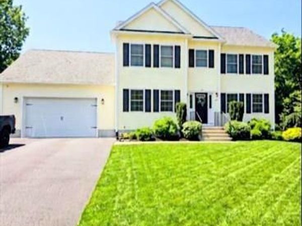 33 Ledgewood Cir, Attleboro, MA 02703