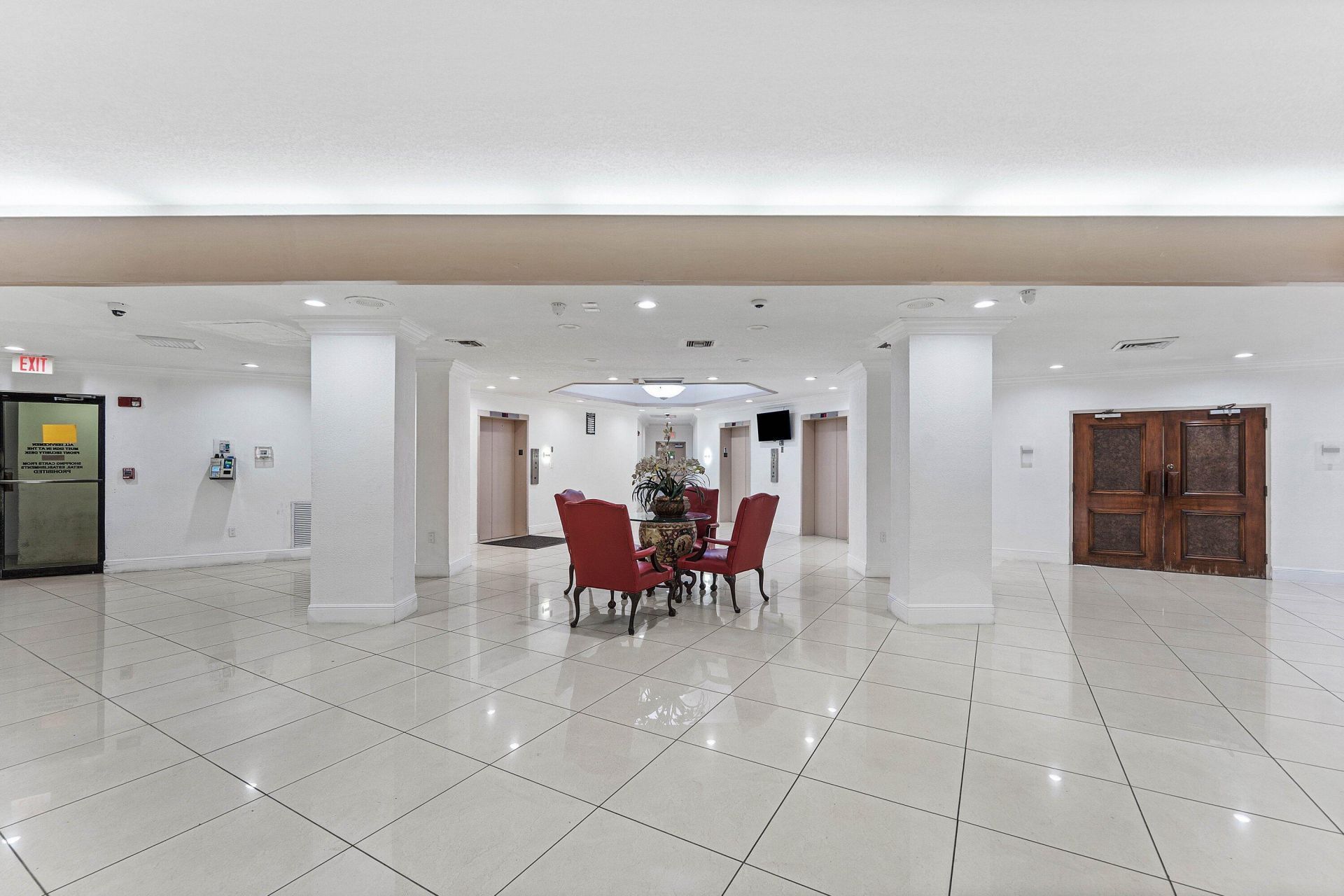 1300 NE Miami Gardens Drive, Unit 308E, Miami, FL 33179 Photo