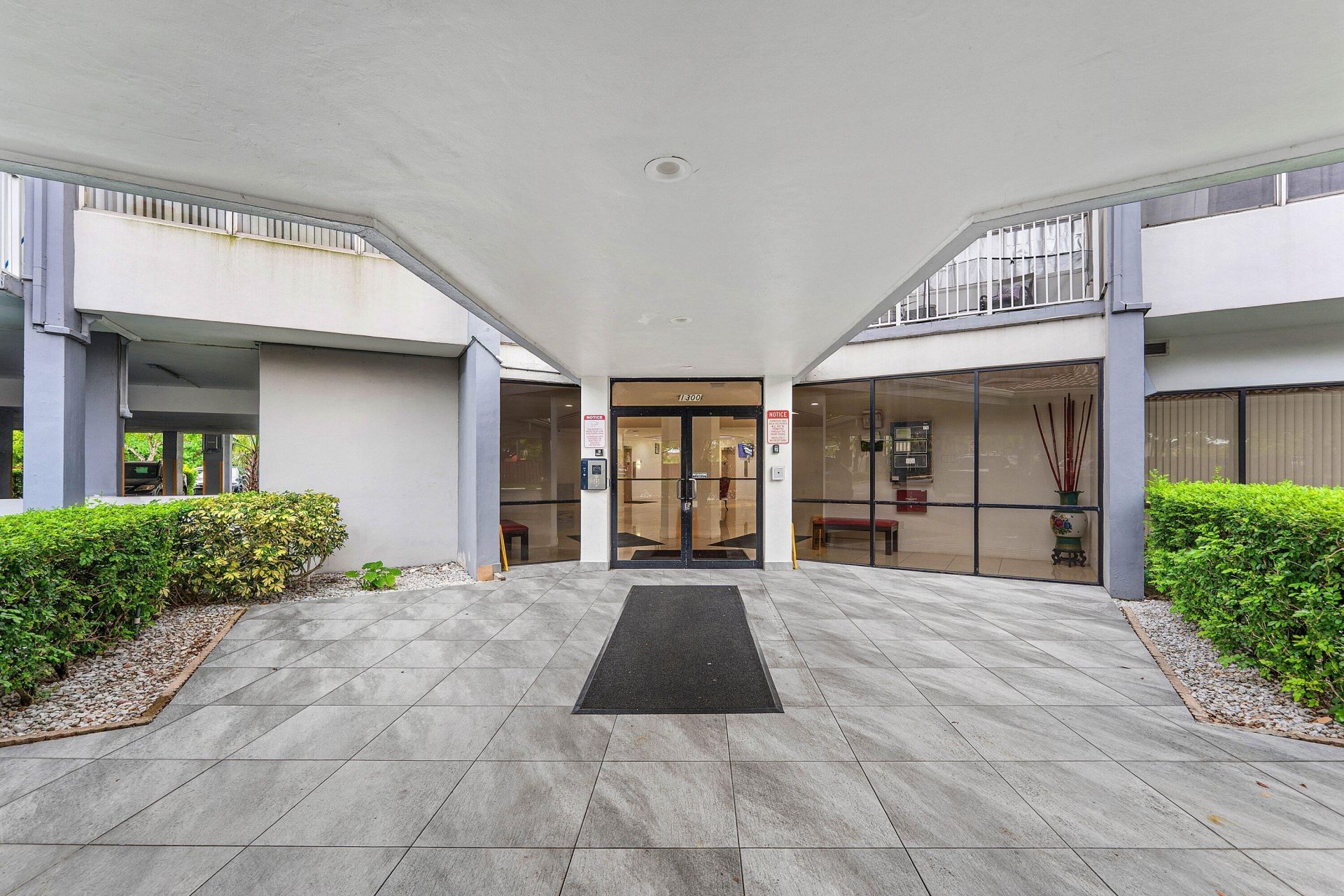 1300 NE Miami Gardens Drive, Unit 308E, Miami, FL 33179 Photo