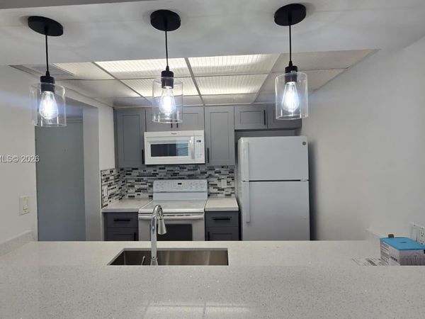 8180 Geneva Ct , Unit 419, Doral, FL 33166