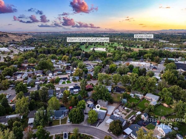 425 N Riverview Dr, Boise, ID 83712