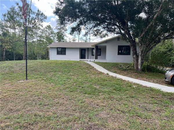 360 Desoto BLVD S, NAPLES, FL 34117