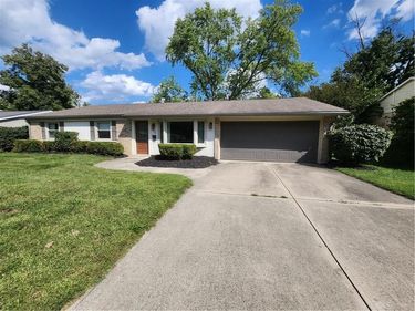 420 Clareridge Lane, Centerville, OH 45458