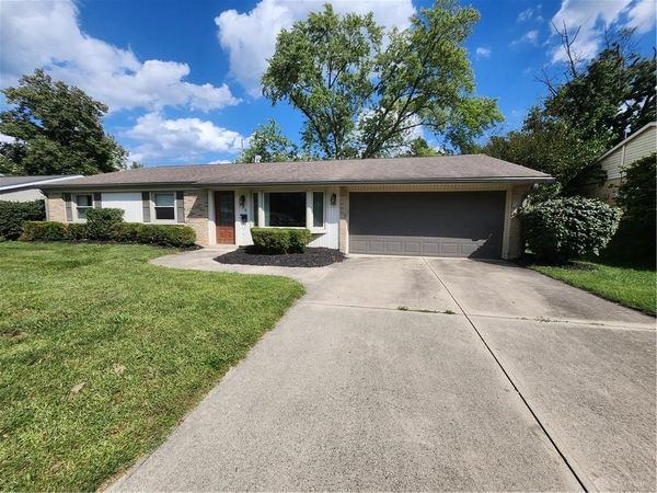 420 Clareridge Lane, Centerville, OH 45458