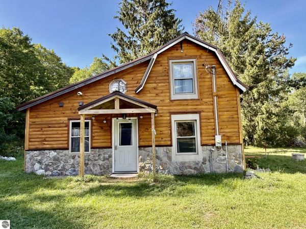 2055 M-115 W, Mesick, MI 49668