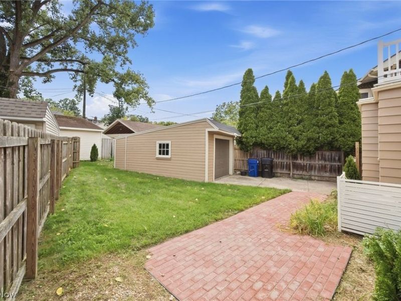 16401 Claire Avenue, Cleveland, OH 44111 Photo 25