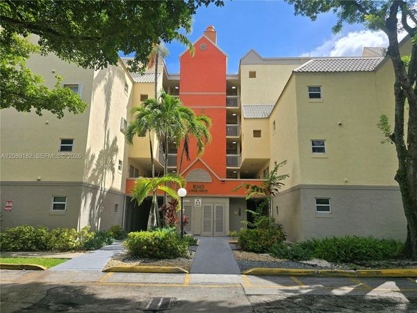 8343 Lake Dr , Unit 107, Doral, FL 33166