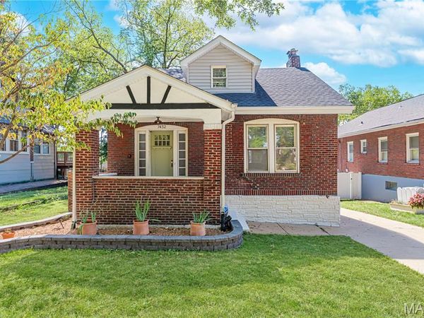 7432 Warner Avenue, Richmond Heights, MO 63117