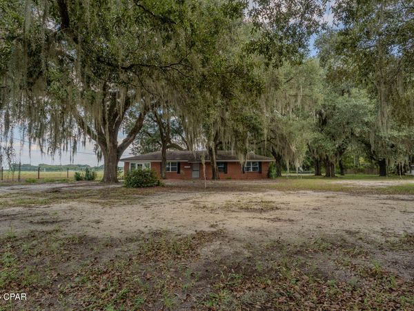 5728 Snowhill Road , Malone, FL 32445