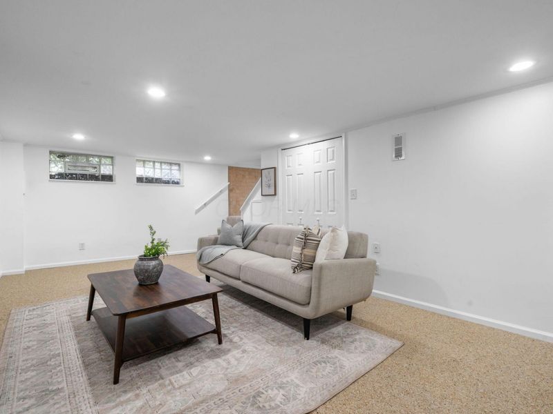 179 N Cassingham Road, Columbus, OH 43209 Photo 38