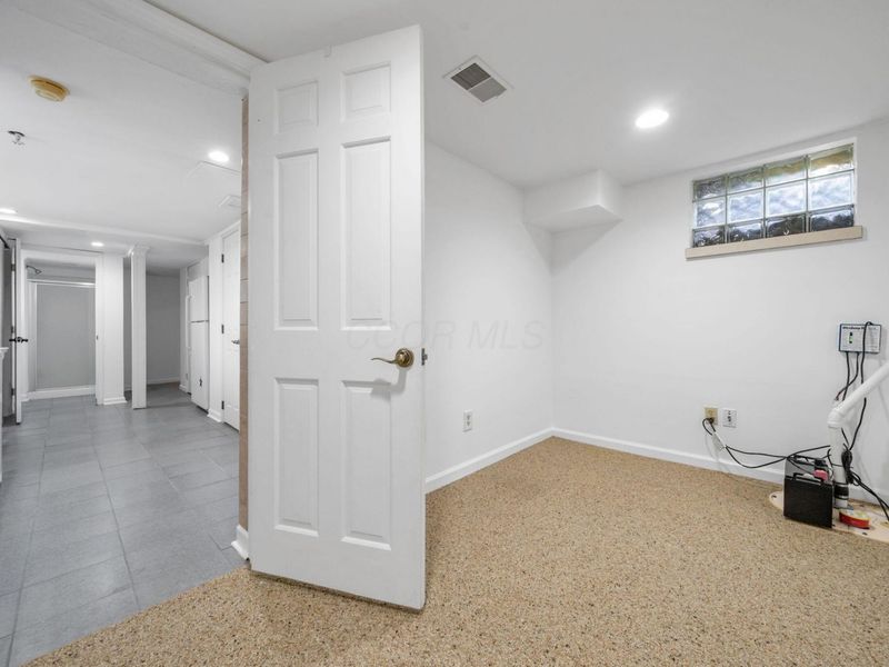 179 N Cassingham Road, Columbus, OH 43209 Photo 44