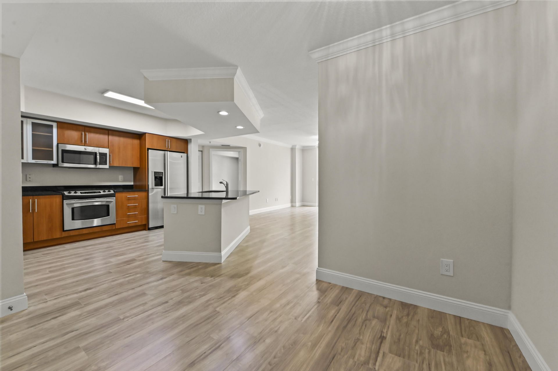 600 S Dixie Highway, Unit 237, West Palm Beach, FL 33401 Photo