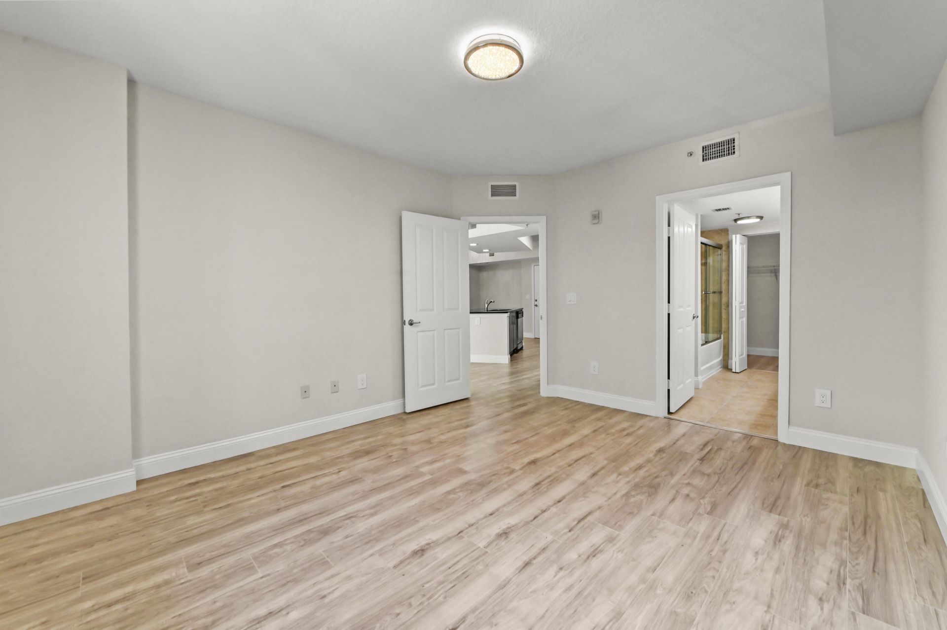 600 S Dixie Highway, Unit 237, West Palm Beach, FL 33401 Photo